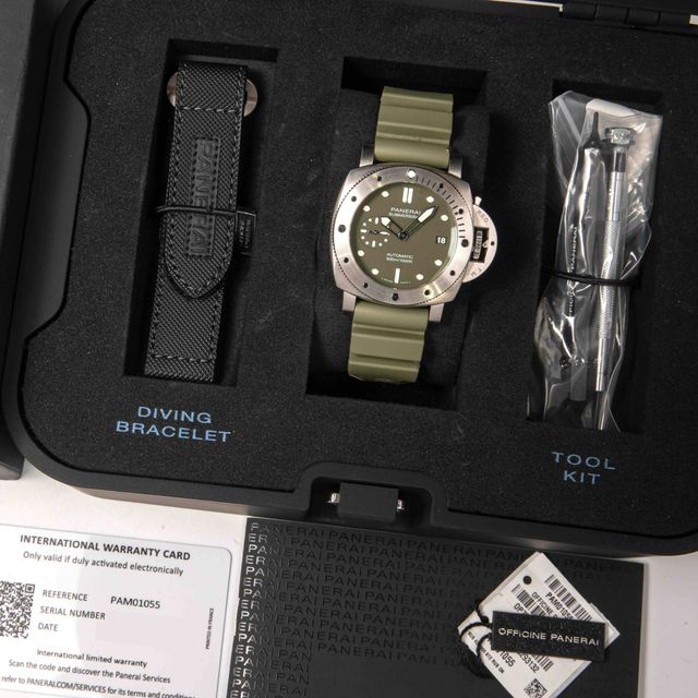 Panerai Submersible PAM01055 Image 5